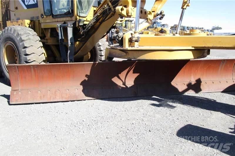 CAT 140K Greideriai