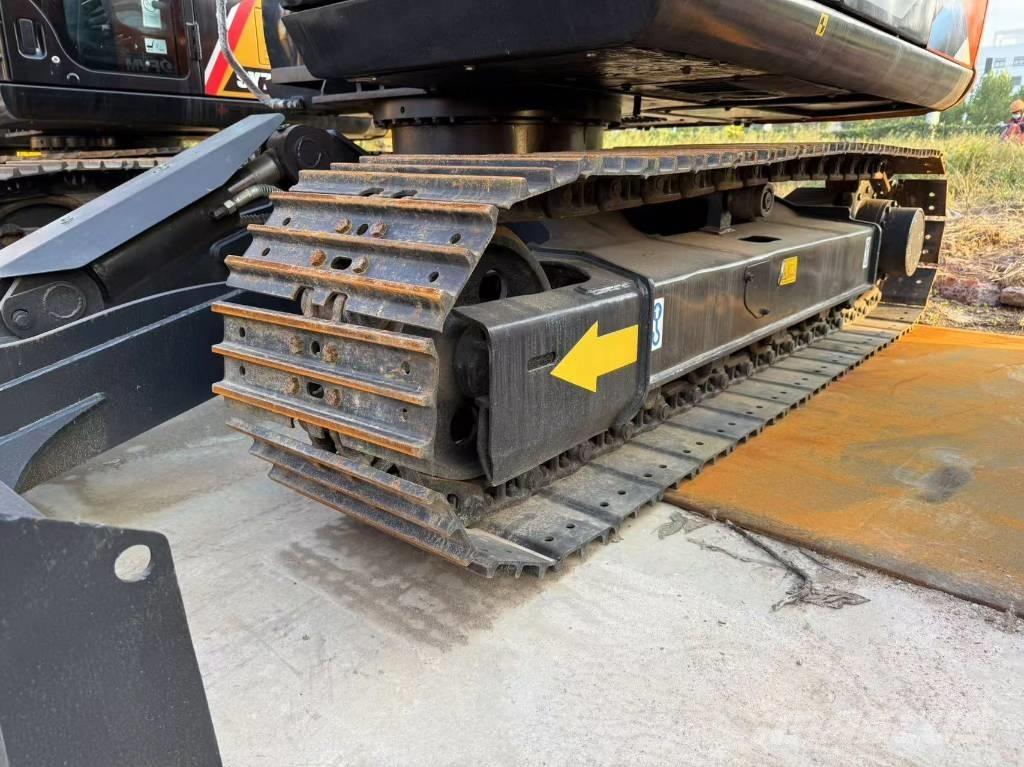 Hitachi 70 Vikšriniai ekskavatoriai