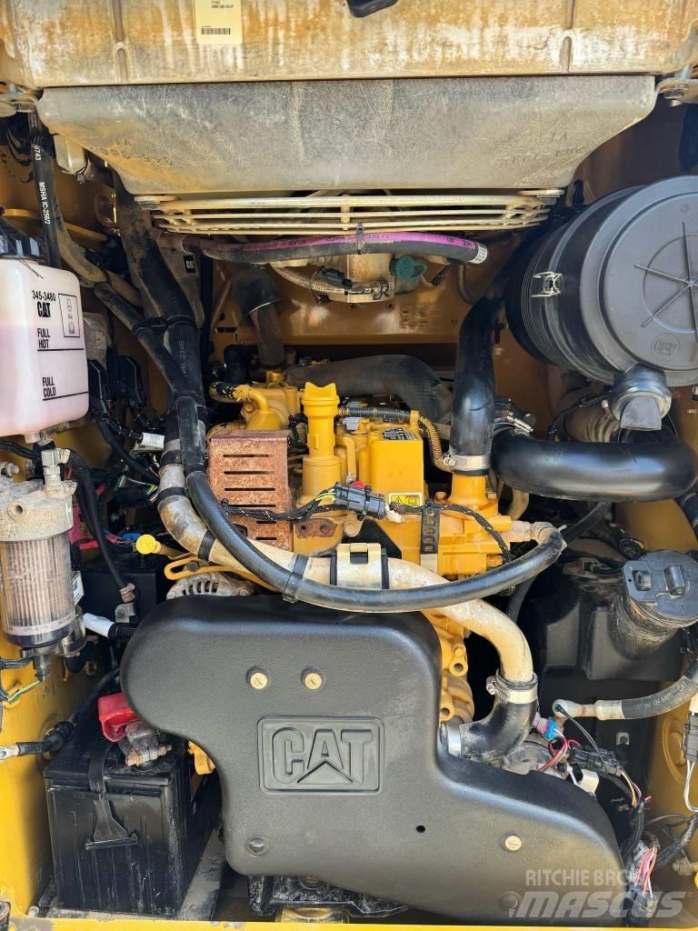 CAT 289 D Krautuvai su šoniniu pasukimu