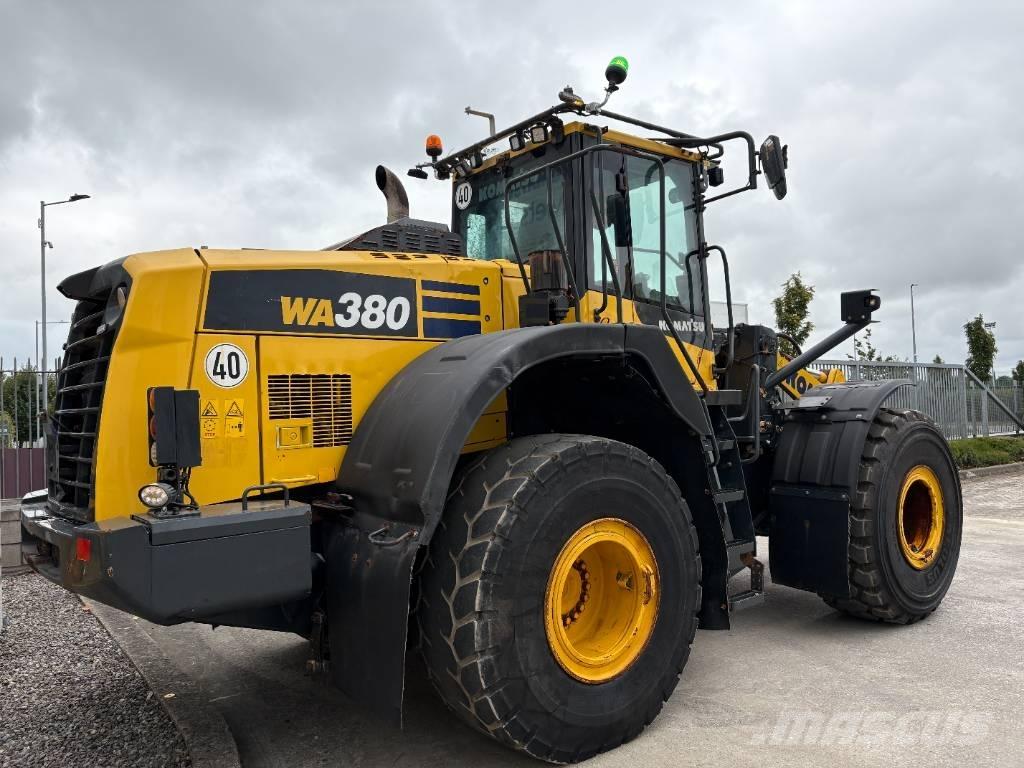 Komatsu WA380-8 Naudoti ratiniai krautuvai