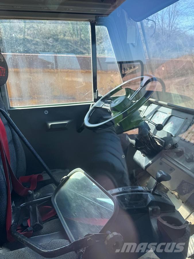 CAT 769D Kabinos ir salonai