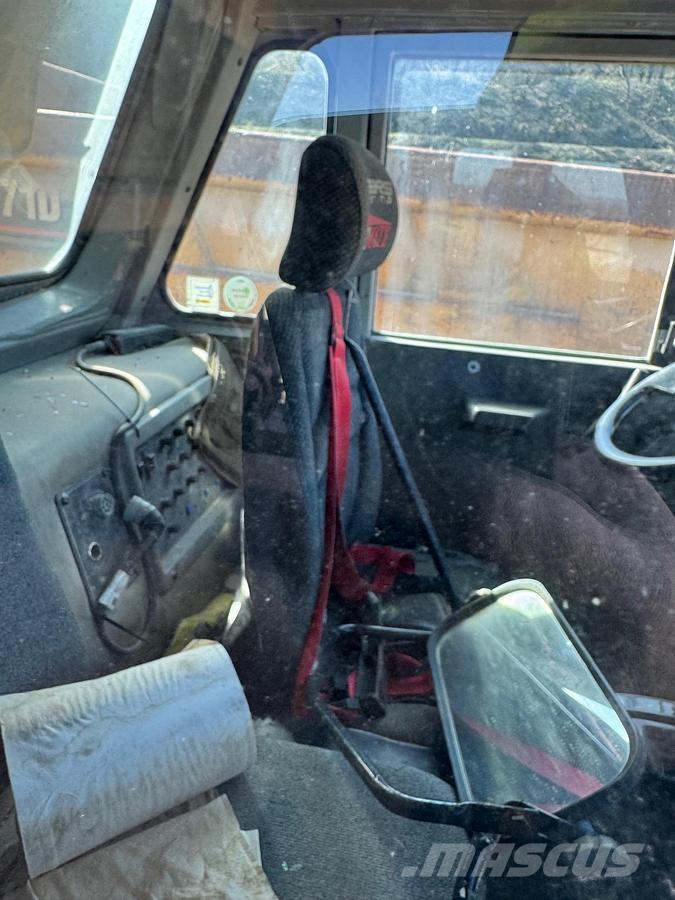 CAT 769D Kabinos ir salonai