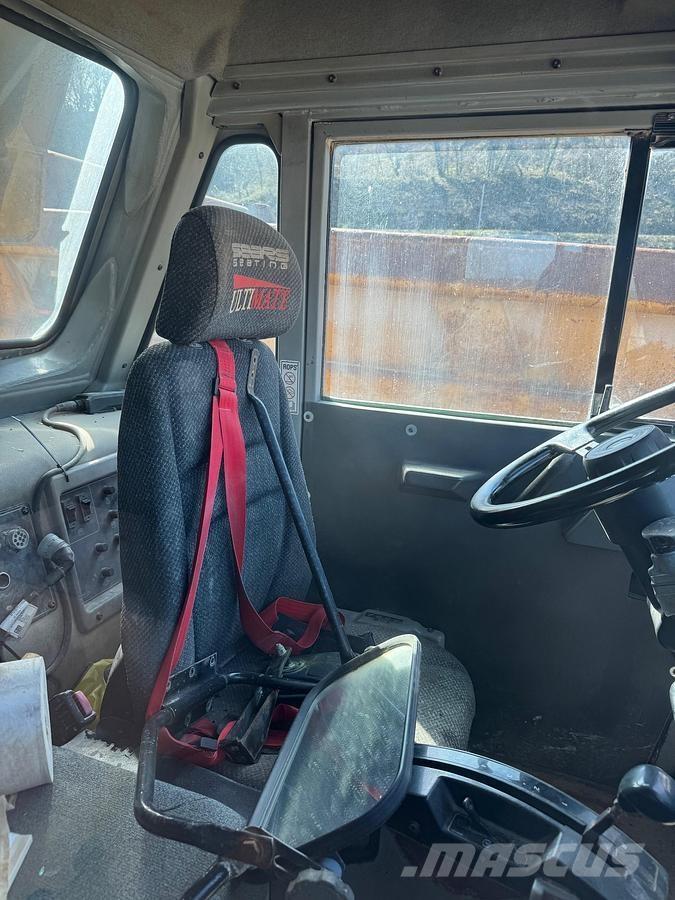 CAT 769D Kabinos ir salonai