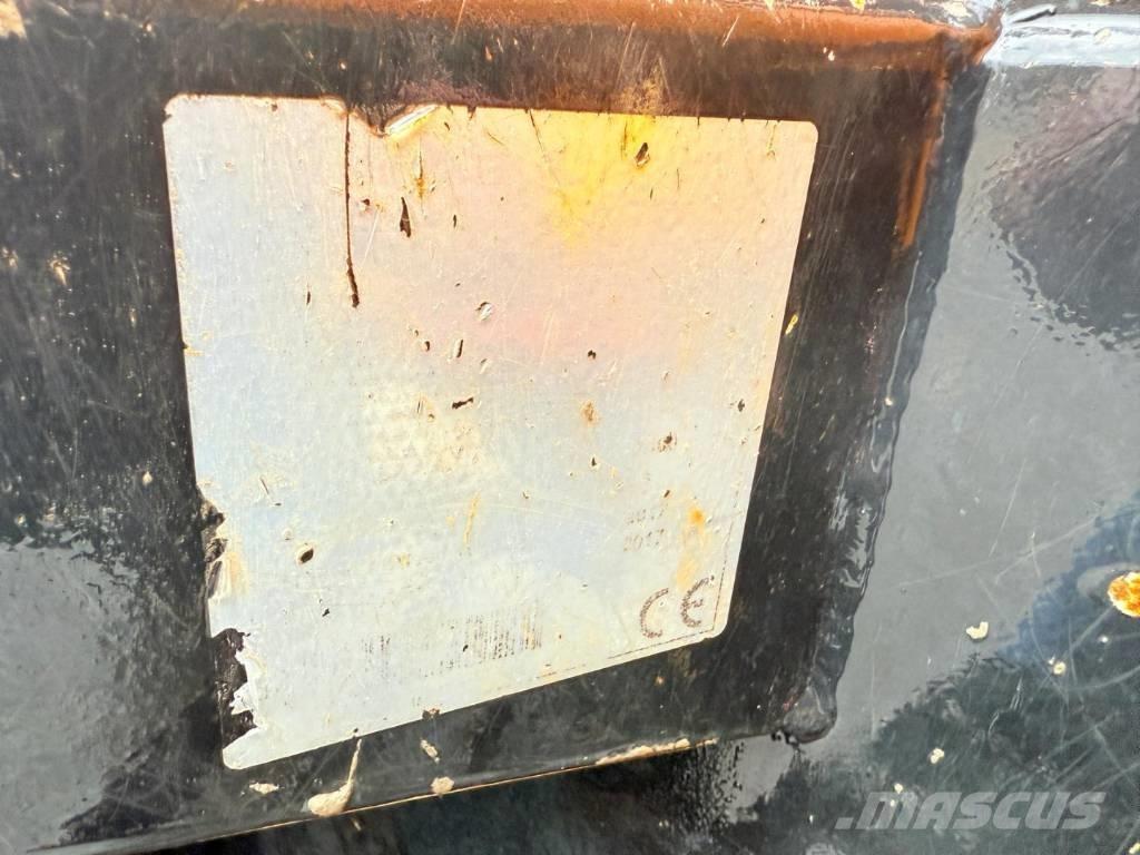 JCB 6 T Statybiniai savivarčiai sunkvežimiai