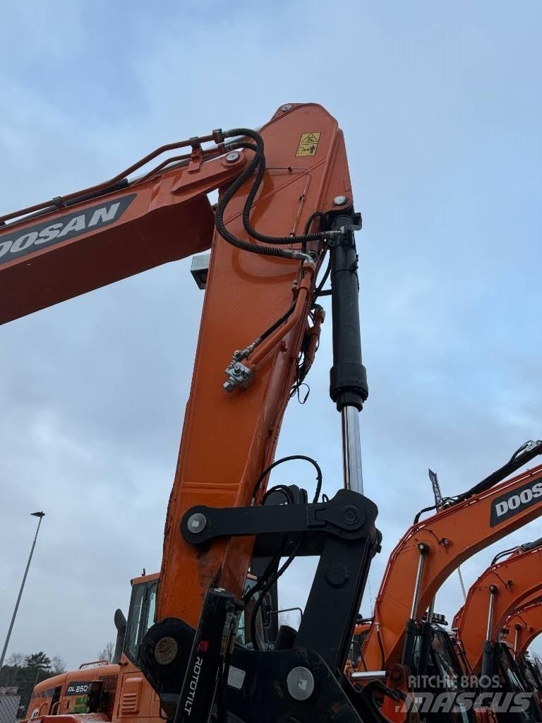 Doosan DX 300 LC-7 Vikšriniai ekskavatoriai