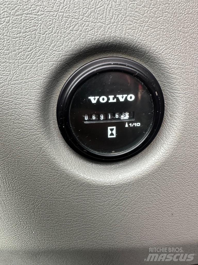 Volvo ECR88D Vikšriniai ekskavatoriai