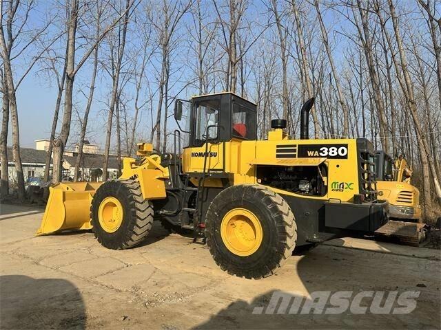 Komatsu WA380 Naudoti ratiniai krautuvai