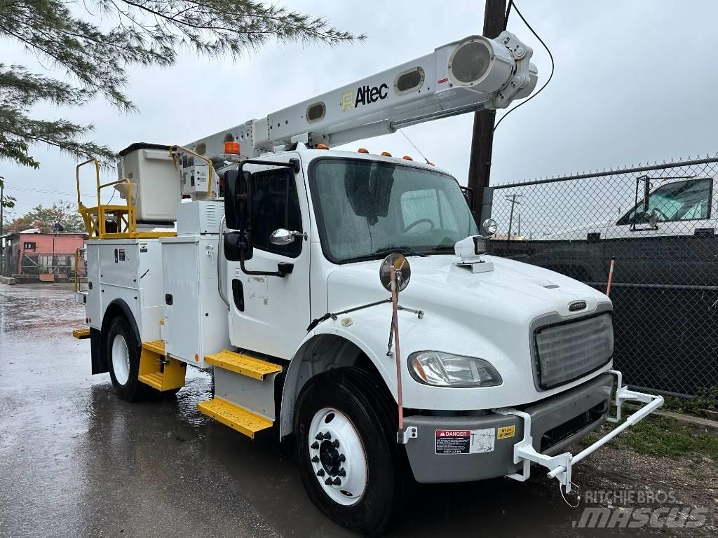 Freightliner M2 Ant vilkikų montuojamos kėlimo platformos