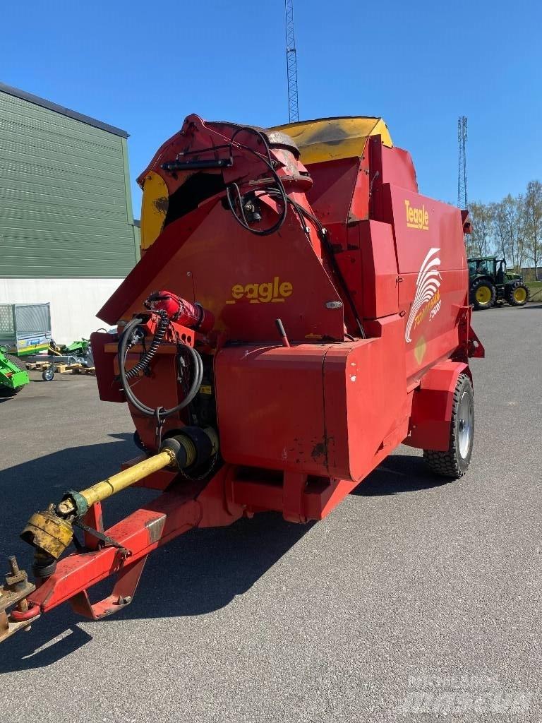 Tomahawk Teagle 9500 Ryšulių smulkinimo, pjaustymo ir išvyniojimo įrenginiai