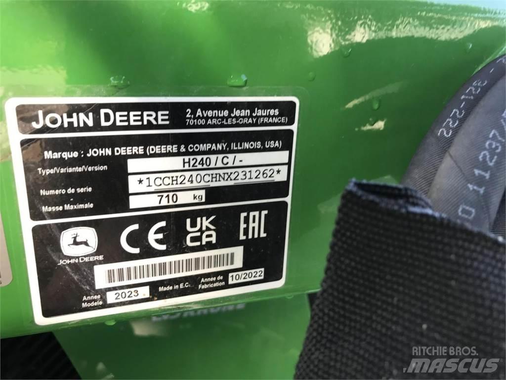 John Deere 5075E Traktoriai