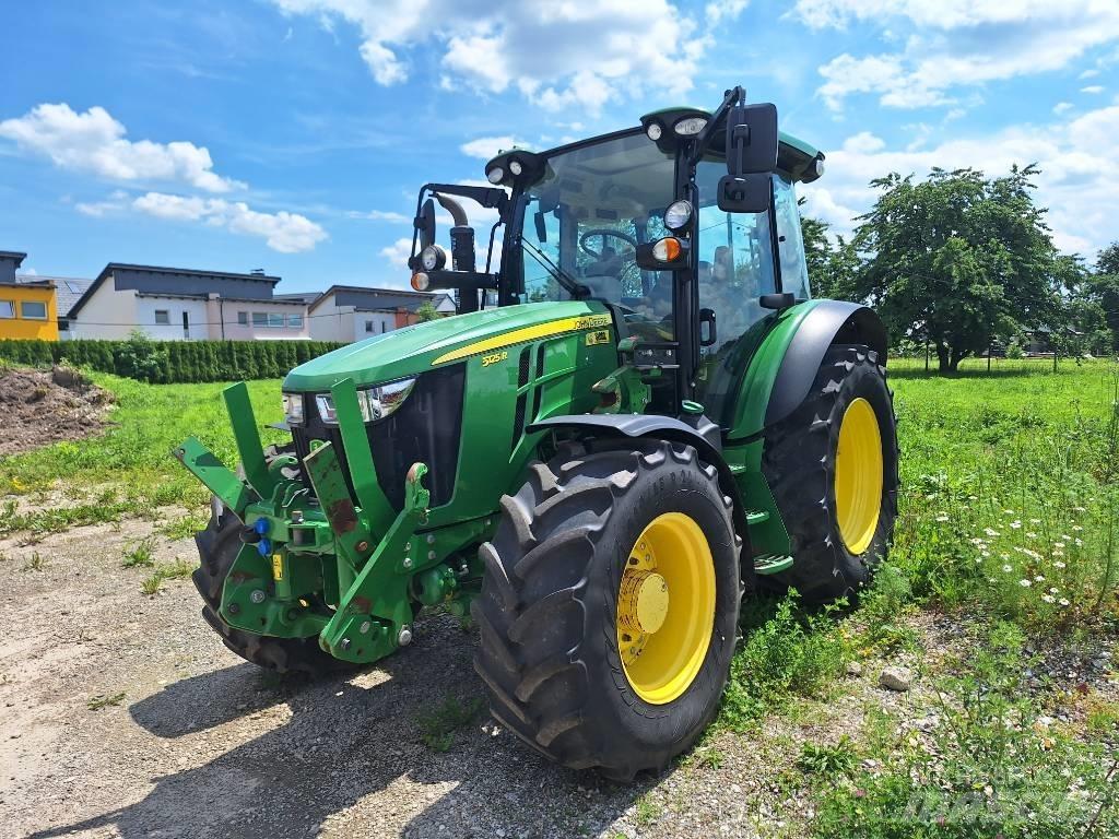 John Deere 5125R Traktoriai