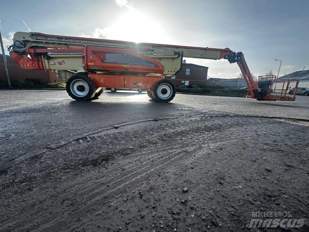 JLG 1250 AJP Alkūniniai keltuvai