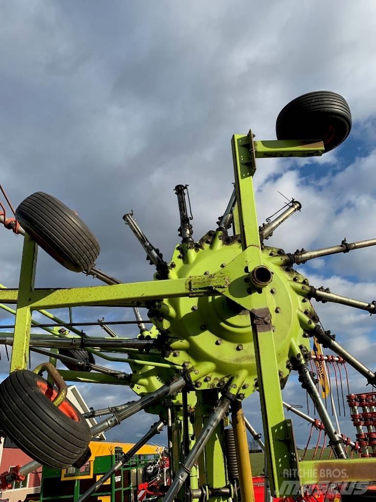 CLAAS 880 L Šieno grėbliai ir vartytuvai