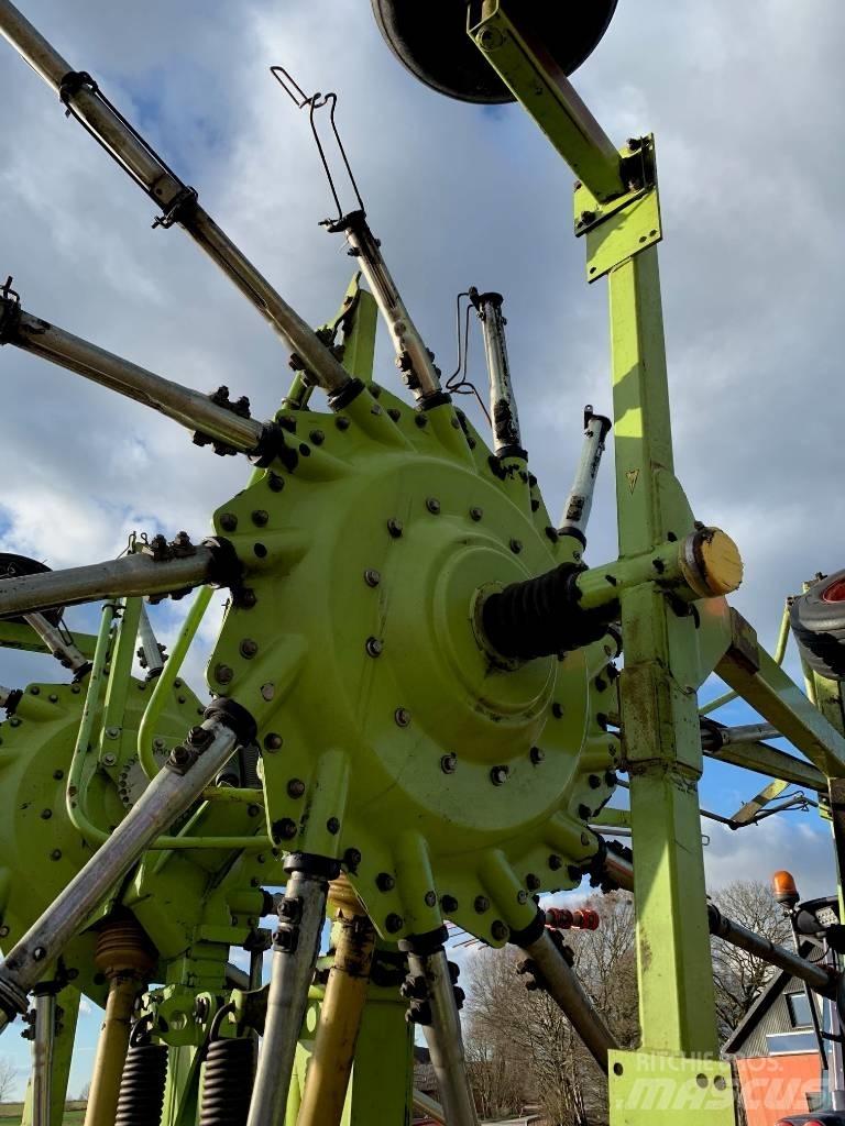 CLAAS 880 L Šieno grėbliai ir vartytuvai