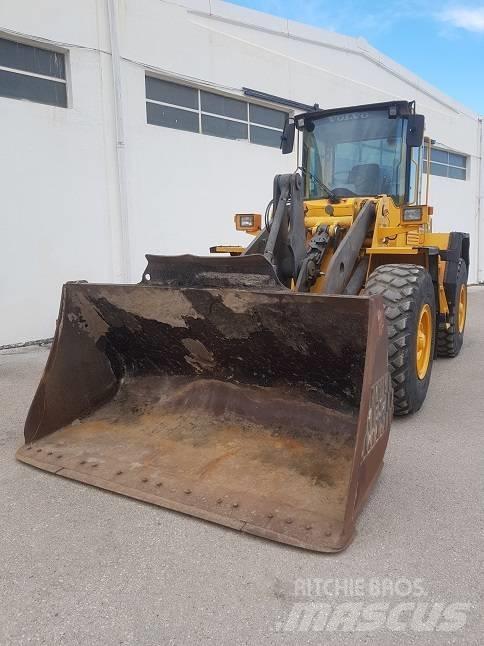 Volvo L90C Naudoti ratiniai krautuvai