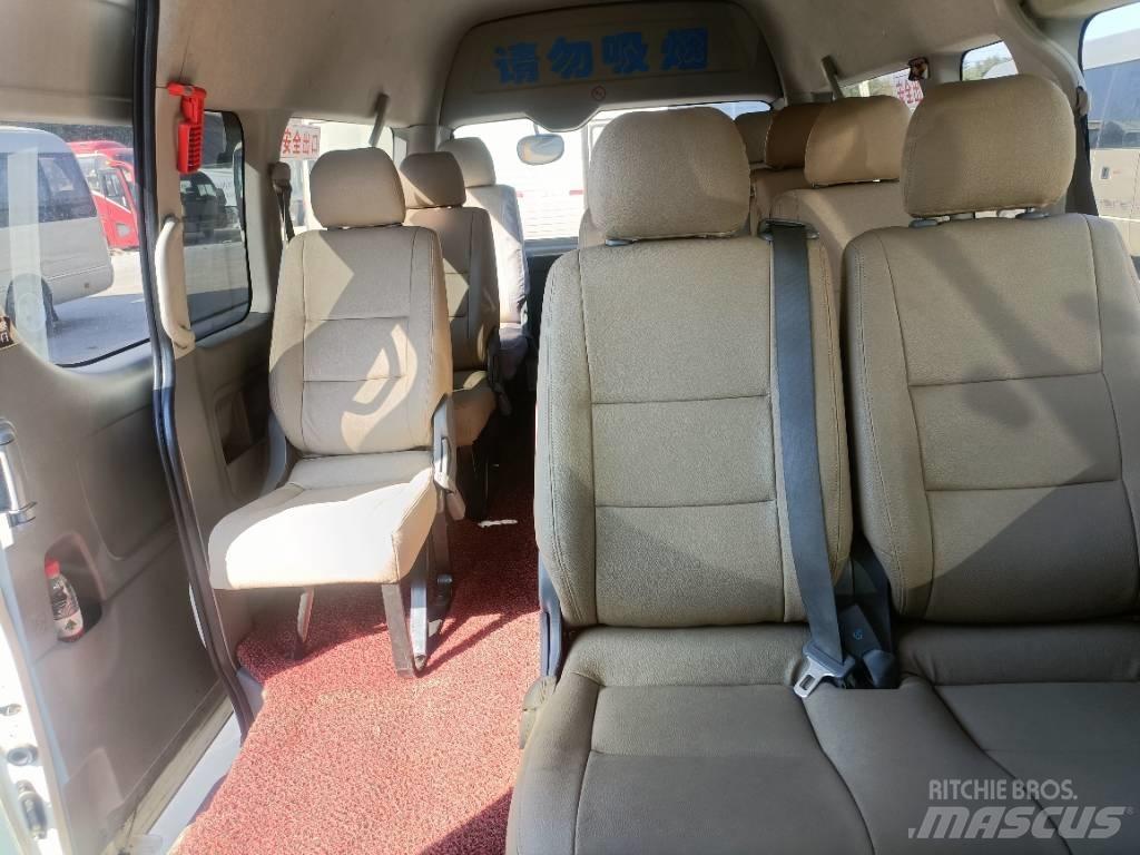 Toyota Hiace Tarpmiestiniai autobusai