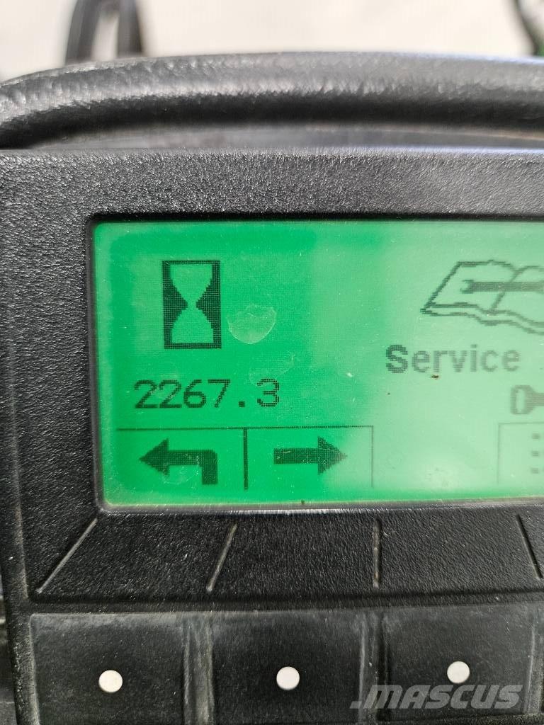 John Deere 9009A Trijų dalių pjaunamosios