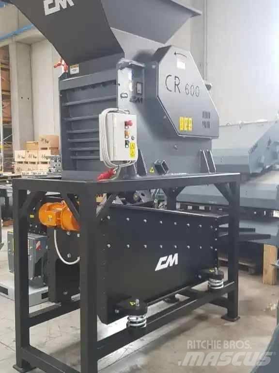 CM CR 600 Smulkinimo kaušai