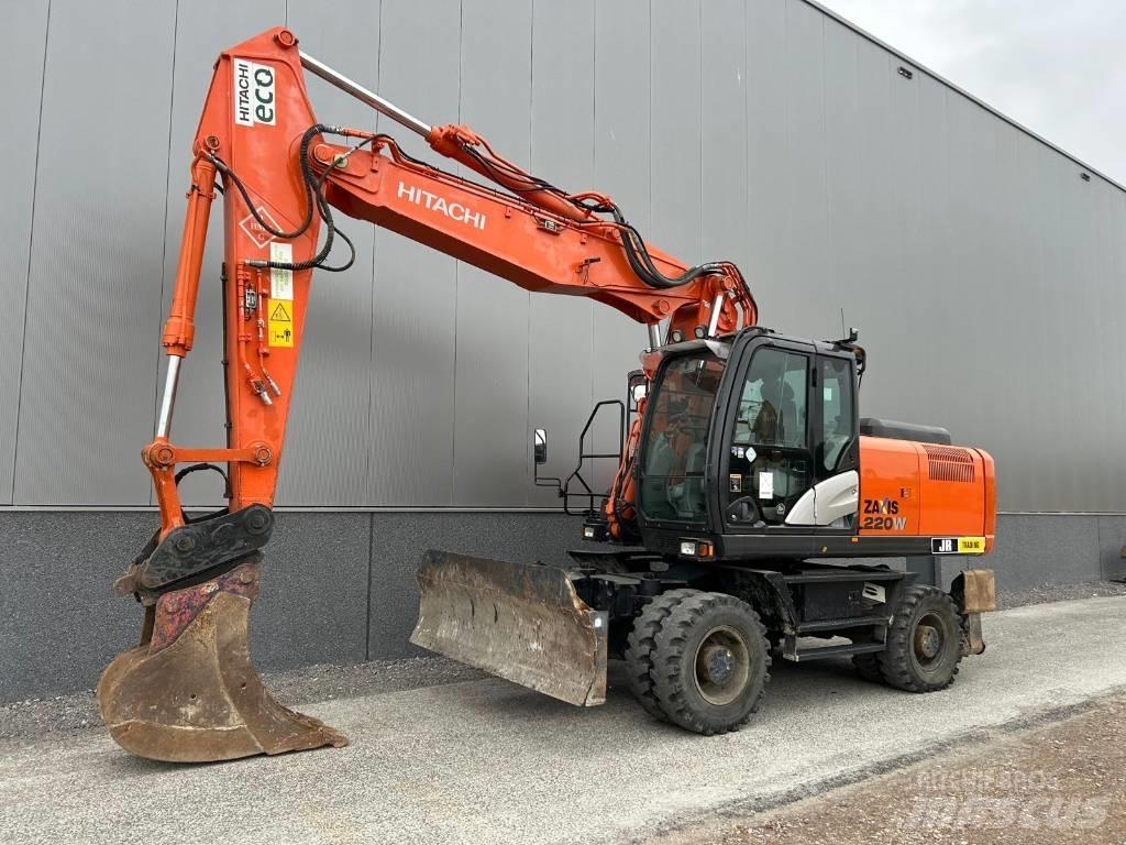 Hitachi ZX220W-5B Ratiniai ekskavatoriai