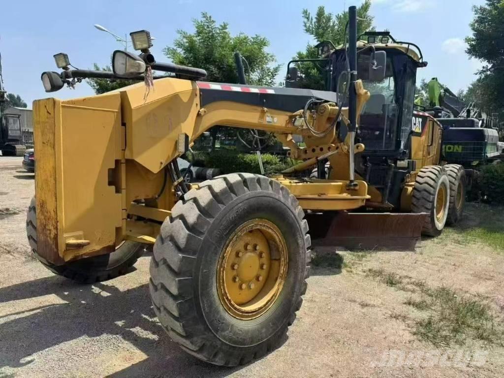 CAT 140 M Greideriai