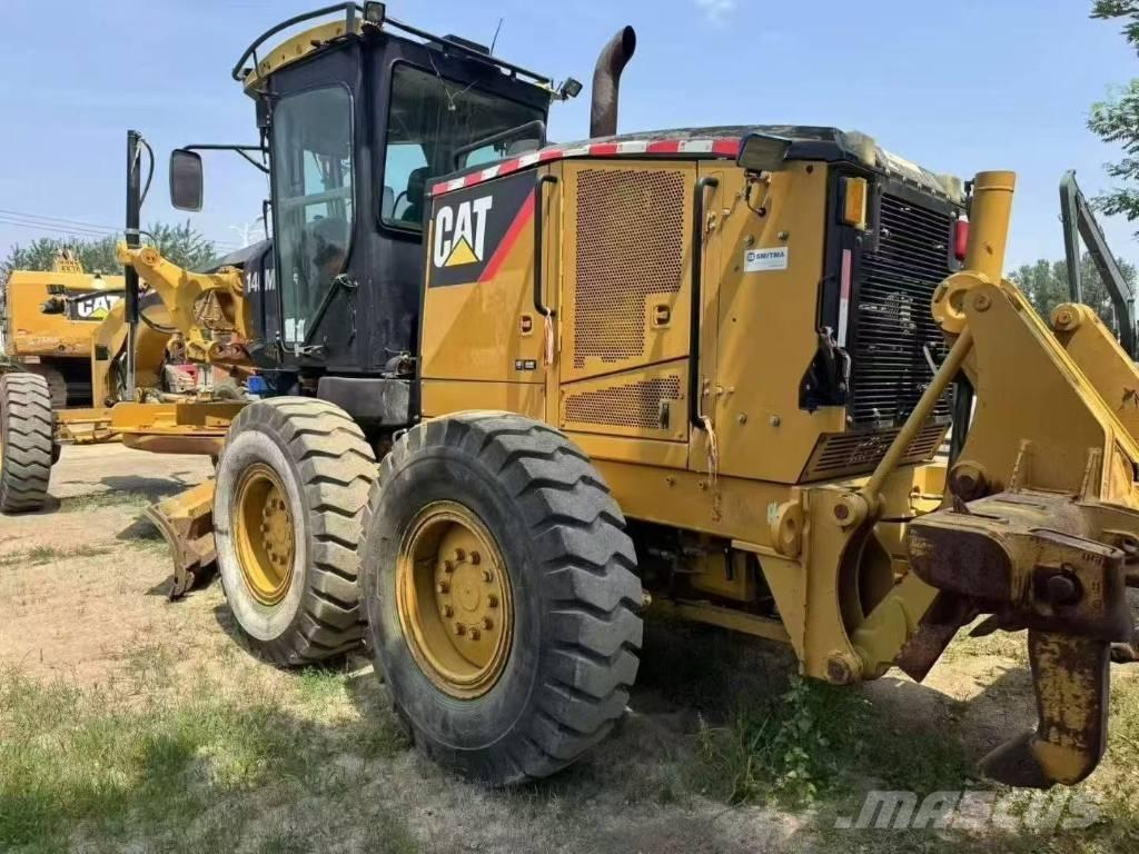 CAT 140 M Greideriai