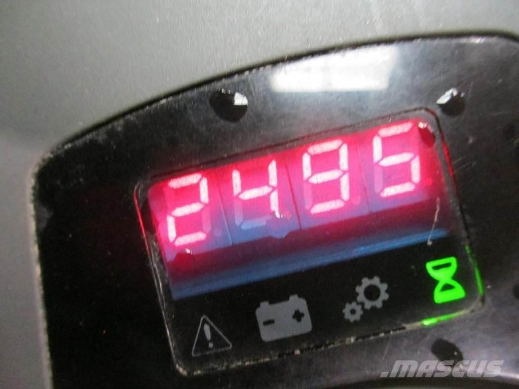 BT LPE200 Žemų aukščių keltuvai su platforma