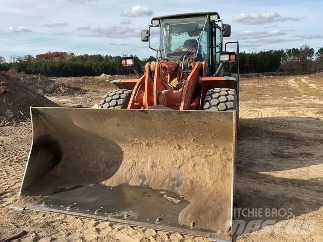 Hitachi ZW 220 Naudoti ratiniai krautuvai