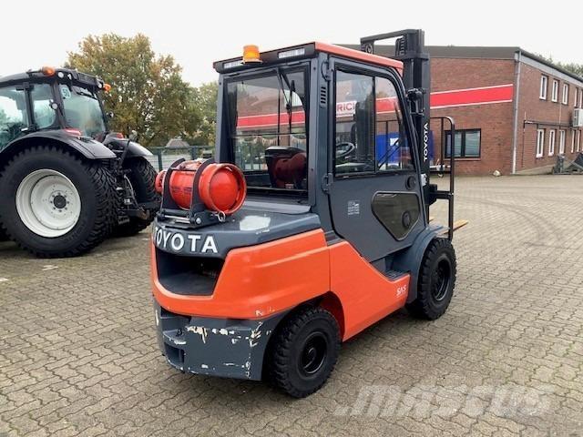 Toyota 02-8FGJF35 Žemės ūkis - Kita