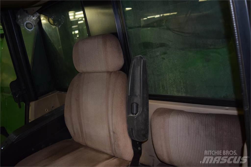 John Deere 2064 Derliaus nuėmimo kombainai