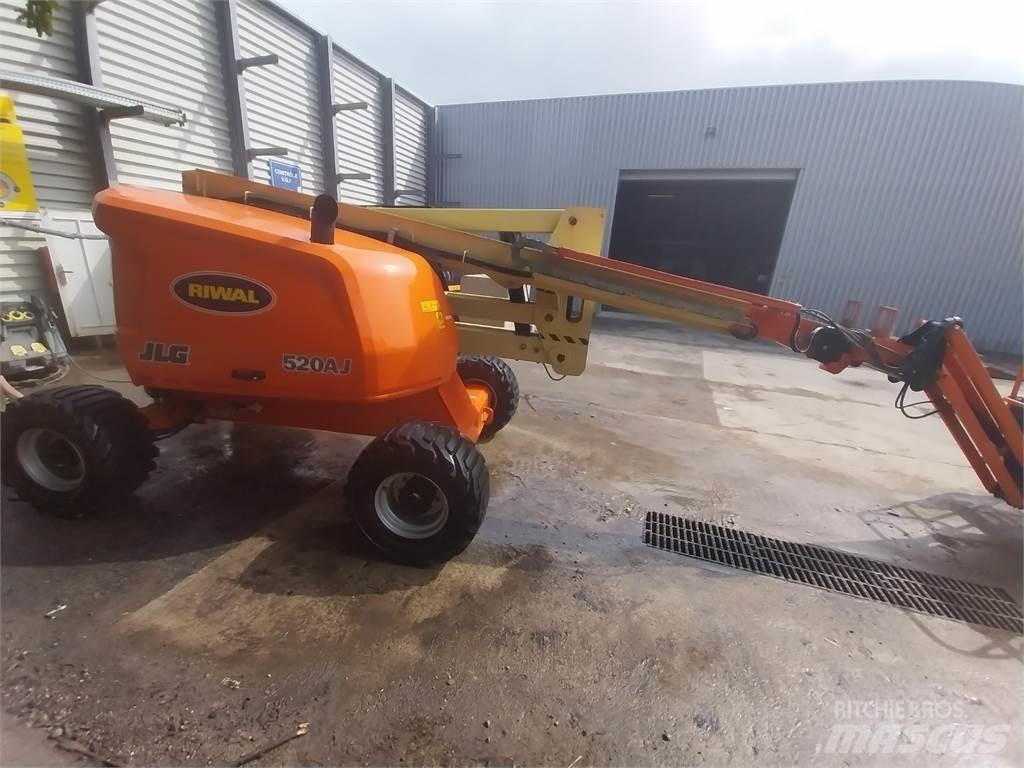 JLG 520AJ Alkūniniai keltuvai