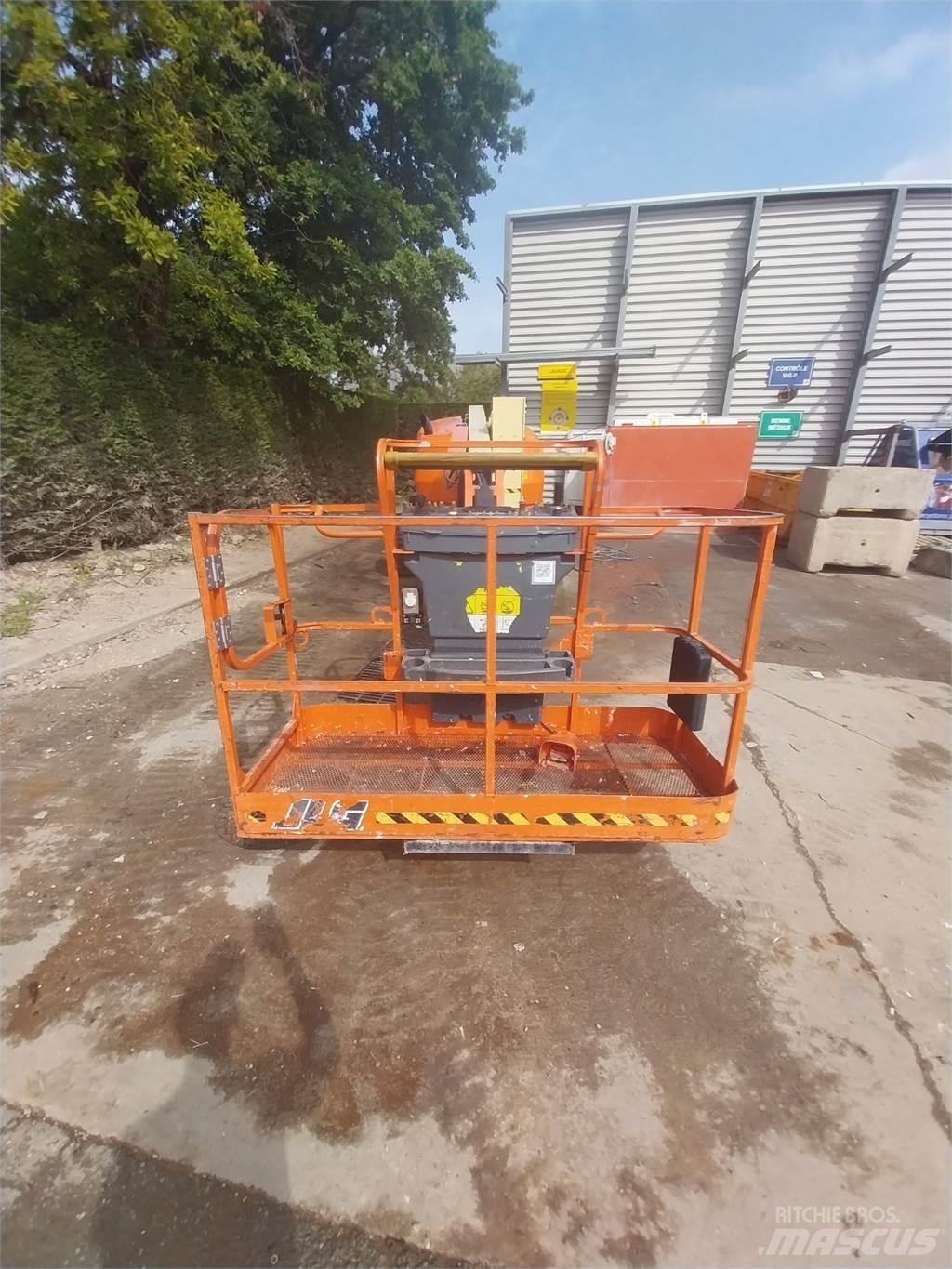 JLG 520AJ Alkūniniai keltuvai