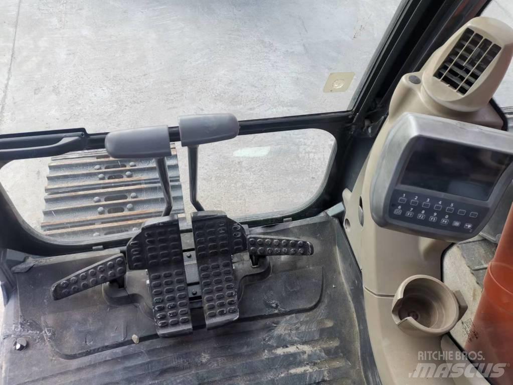 Hitachi ZX 240 Vikšriniai ekskavatoriai