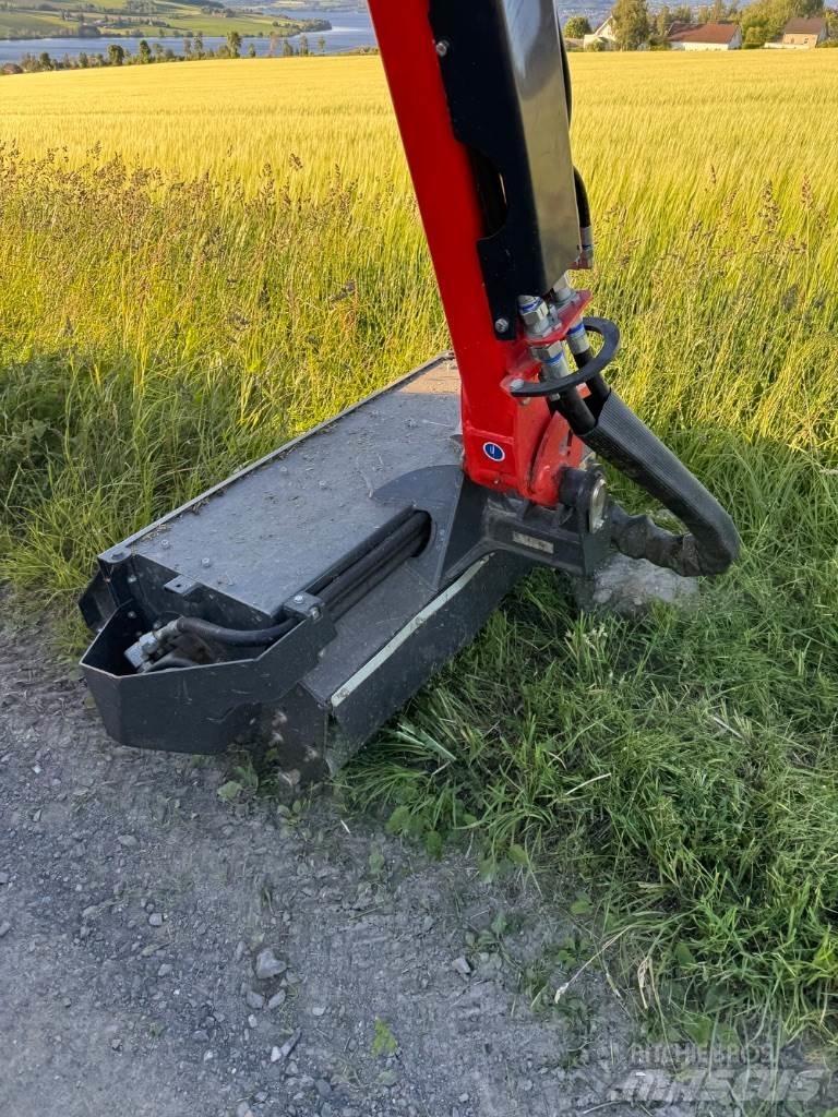 Kuhn E4745 M Kita kelių ir sniego technika