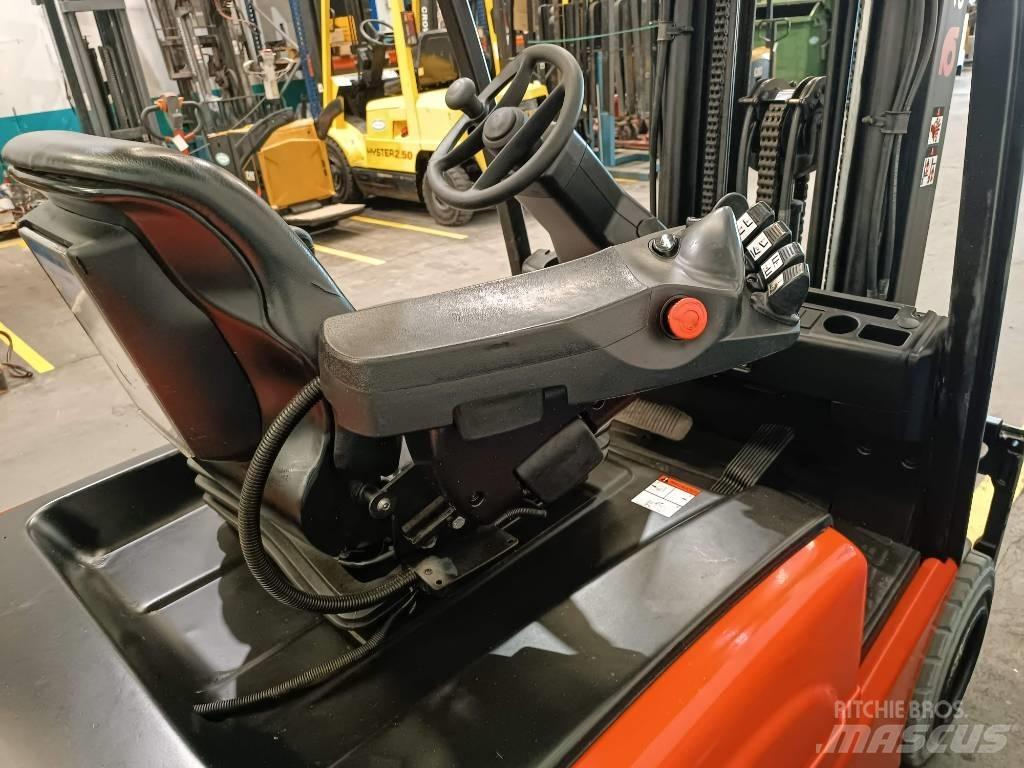 Hyster (6479) J20XN Elektriniai šakiniai krautuvai
