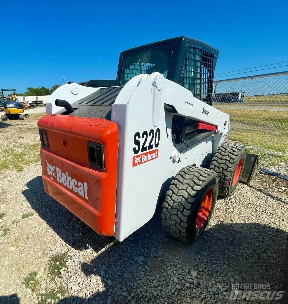 Bobcat S 220 Krautuvai su šoniniu pasukimu