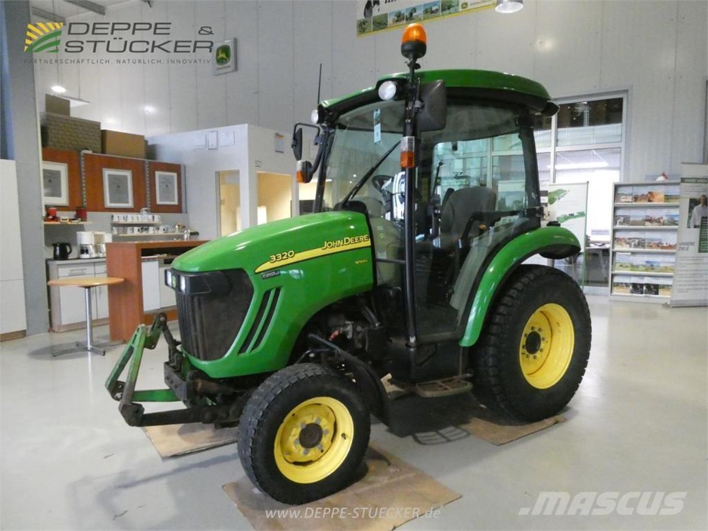 John Deere 3320 Naudoti kompaktiški traktoriai
