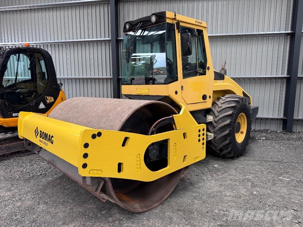 Bomag BW 213 D H-4 Vieno būgno volai