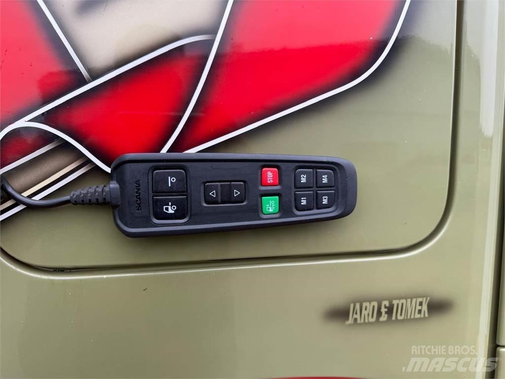 Scania P320 Sunkvežimiai su dengtu kėbulu
