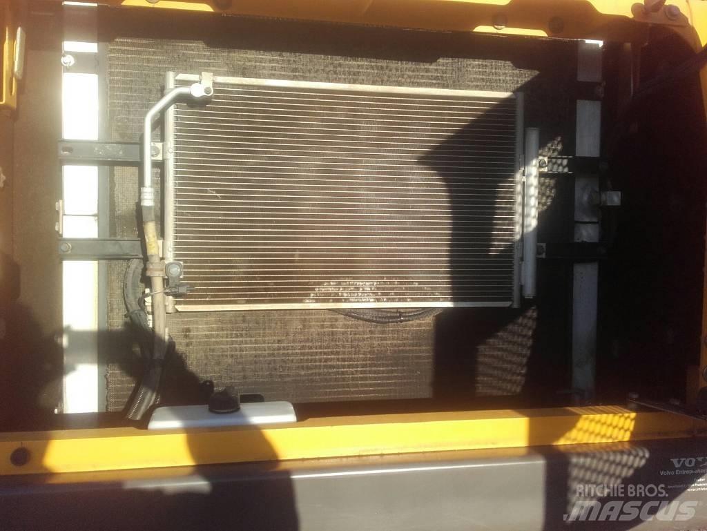 Volvo EC250DL Vikšriniai ekskavatoriai
