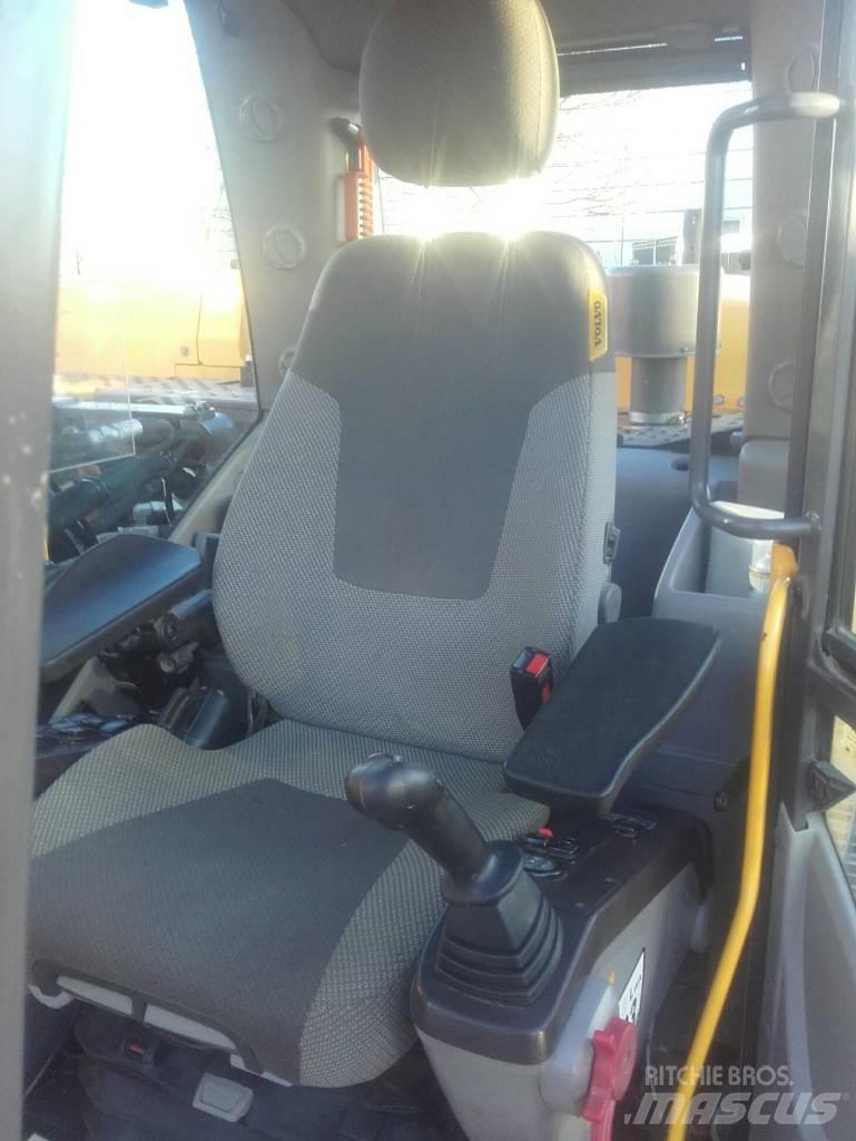Volvo EC250DL Vikšriniai ekskavatoriai