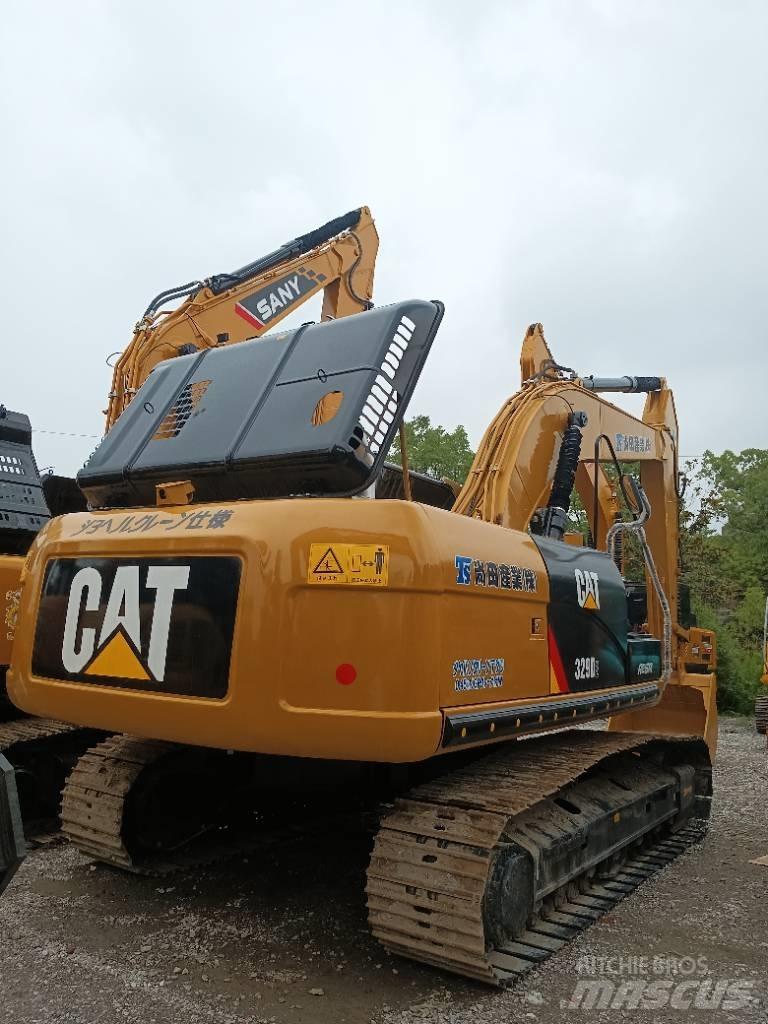 CAT 329 D2 Vidutinės galios ekskavatoriai 7-12 t