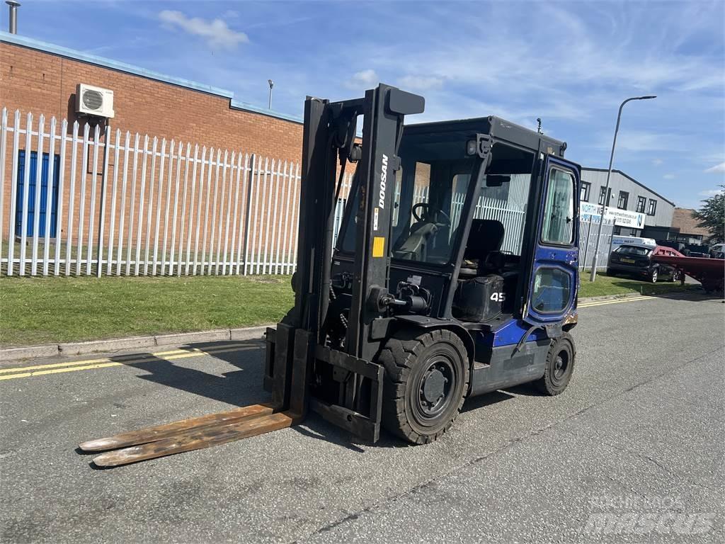 Doosan D45SC-5 Dyzeliniai krautuvai
