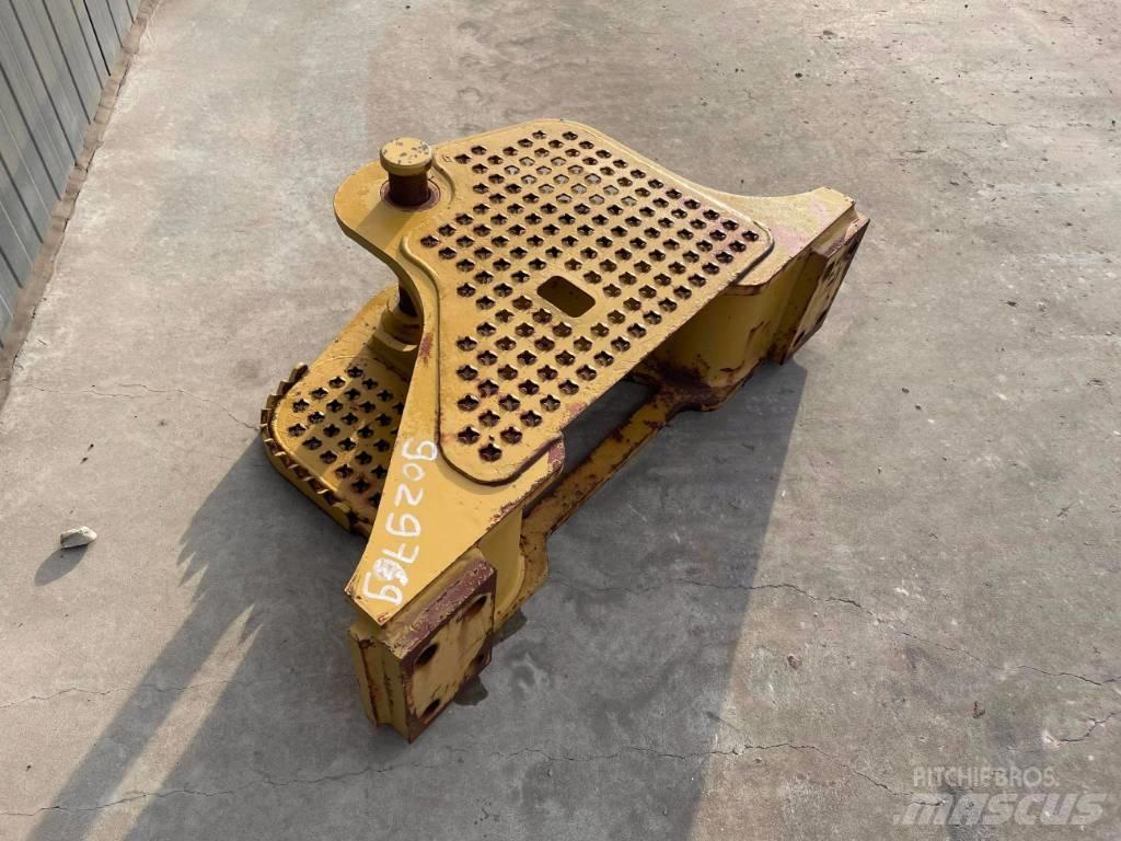 CAT D6K Zugtraverse Kiti naudoti statybos komponentai