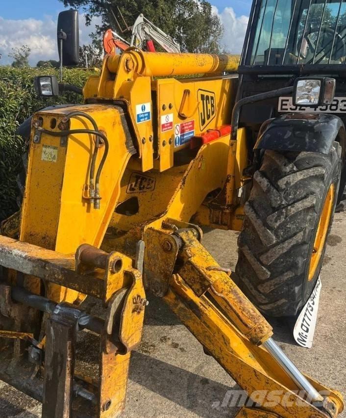 JCB 532-120 Teleskopiniai krautuvai