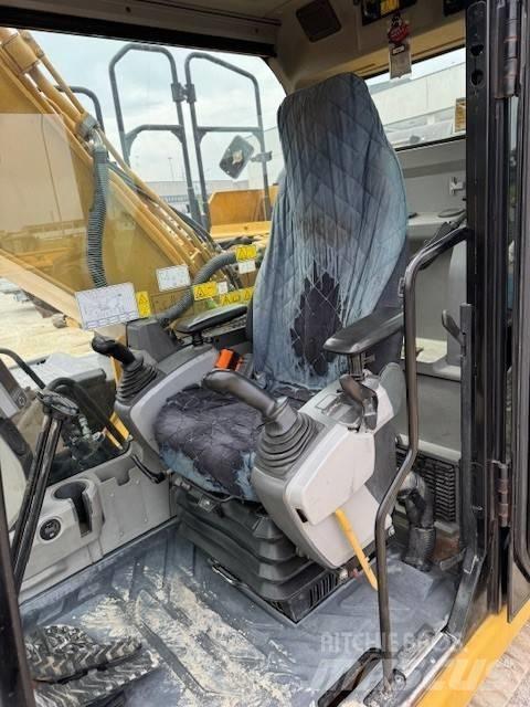 CAT 323 E Vikšriniai ekskavatoriai