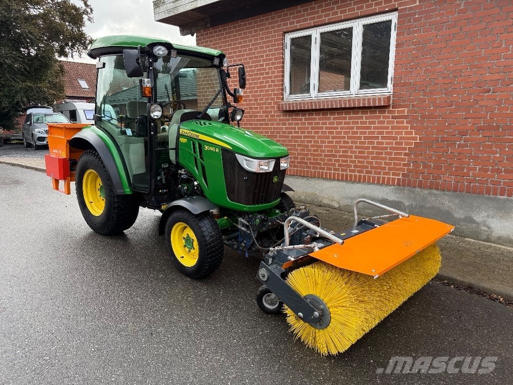 John Deere 3046 R Traktoriai