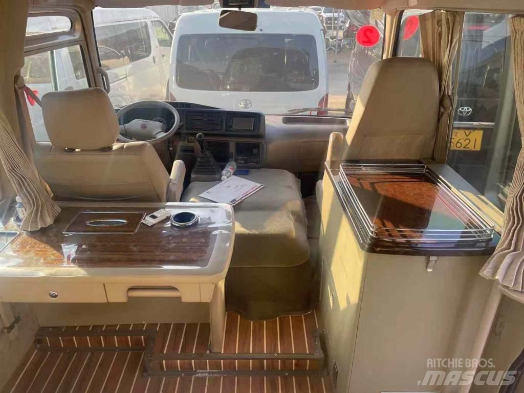 Toyota Coaster Tarpmiestiniai autobusai