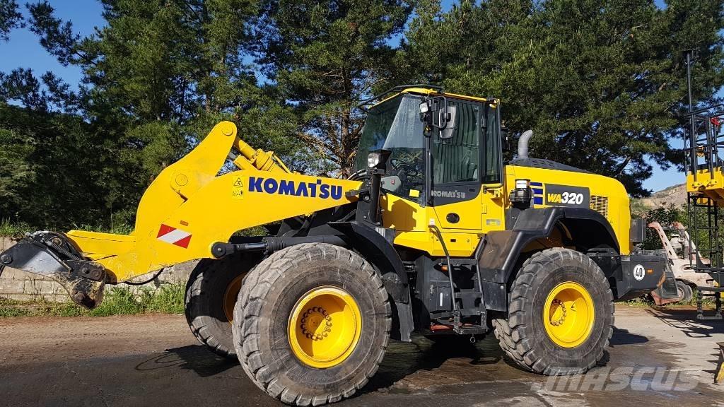 Komatsu WA320-8E0 Naudoti ratiniai krautuvai