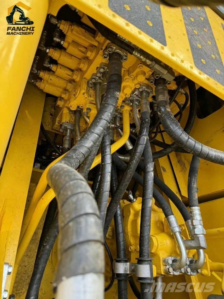 Komatsu PC 220 LC Vikšriniai ekskavatoriai