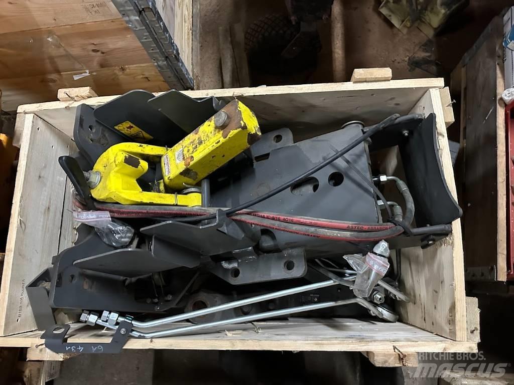 CLAAS Axion 800 Kiti naudoti traktorių priedai